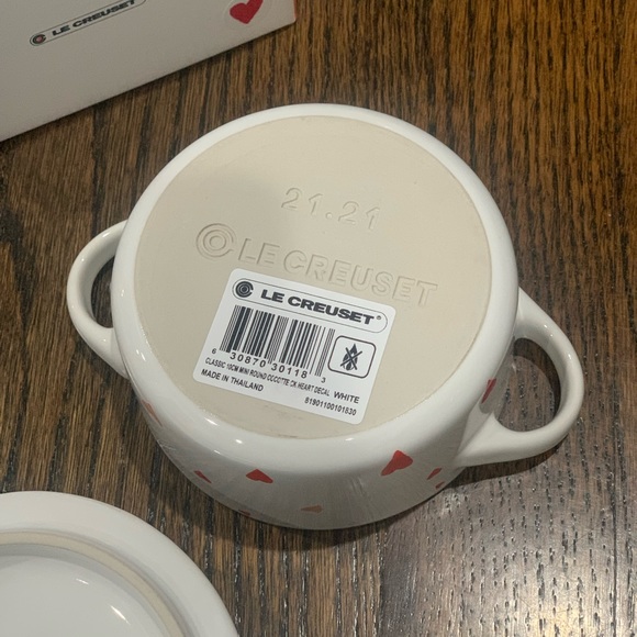 New Le Creuset Heart Decal Mini Round Cocotte Stoneware 10cm - Picture 5 of 7